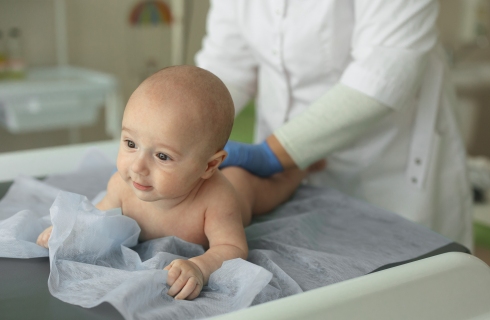 Комплексный осмотр младенца в месяц