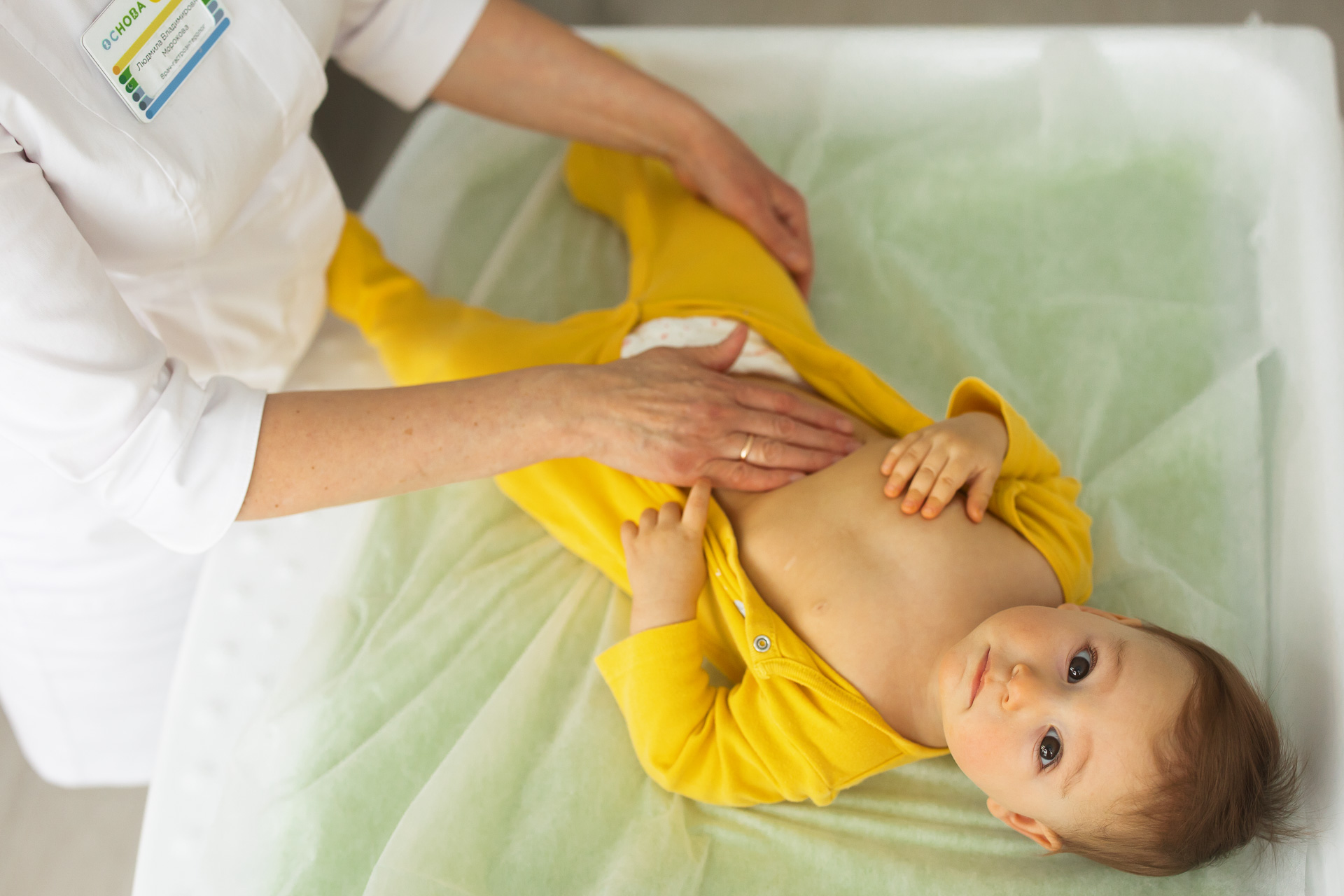 Младенческие колики и почему они возникают